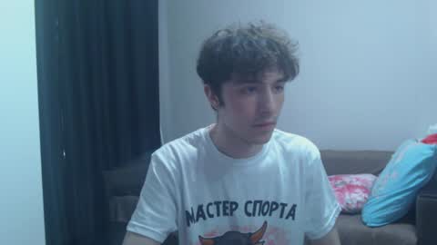 Snapshot of dress_air chatting on April 2026 09:53:01 AM Air online show from April 2026 09:53:01 AM