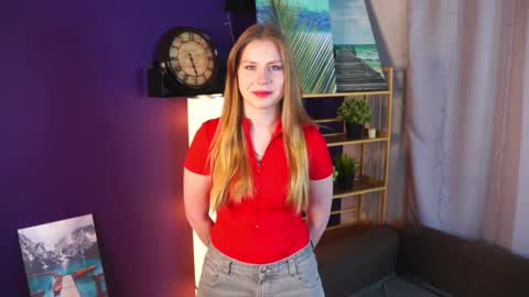 My name is  Luna  online show from February 2026 03:25:01 AM