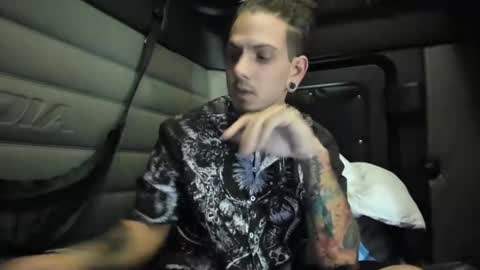 drippydavee online show from October 2025 06:59:01 PM