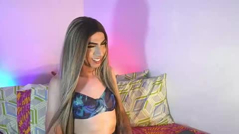 Snapshot of dual_seduction25 chatting on November 2025 01:48:02 AM Juan Marulanda online show from November 2025 01:48:02 AM