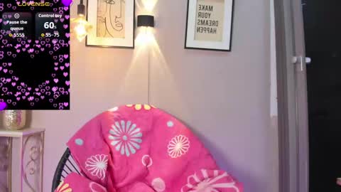 Snapshot of dulce__fiore07 chatting on September 2025 01:15:02 PM dulce__fiore07 online show from September 2025 01:15:02 PM