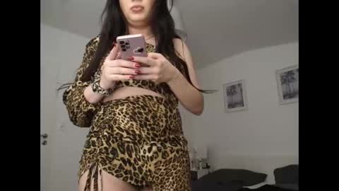 Snapshot of dulce_hot_23 chatting on June 2026 12:00:01 AM Dulce Maria online show from June 2026 12:00:01 AM