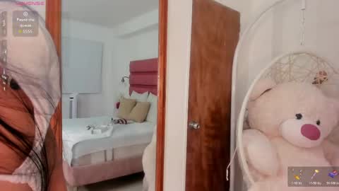 Snapshot of dulce_morbida chatting on April 2026 10:37:02 PM Dulce Morbida online show from April 2026 10:37:02 PM