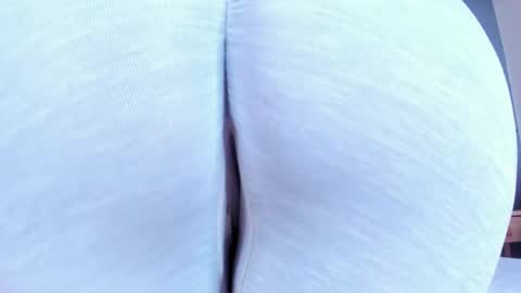 DULCE AURORA online show from May 2026 03:04:02 AM