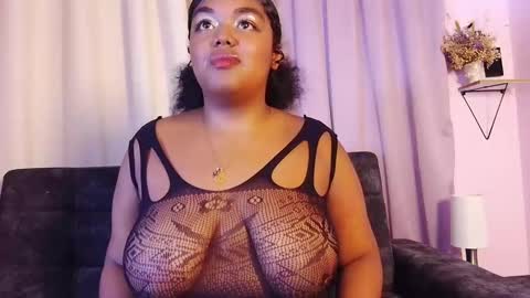 dulceesmith online show from October 2025 02:39:02 PM