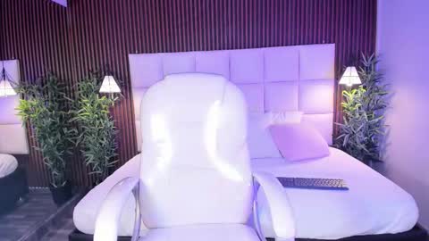 Dulce  online show from January 2026 05:07:02 PM