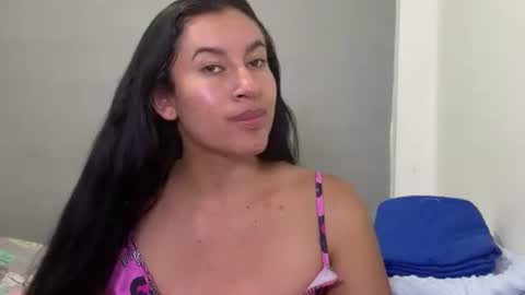 Snapshot of dulceizzy chatting on April 2026 12:10:01 AM dulceizzy online show from April 2026 12:10:01 AM