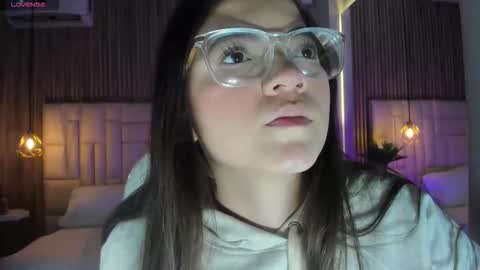 dulcevela online show from November 2025 05:02:01 PM