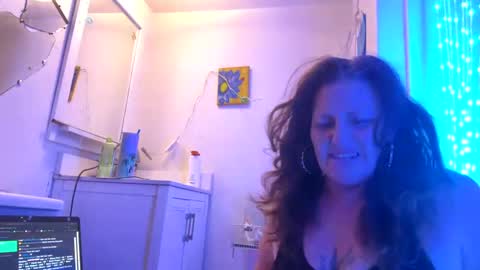 Snapshot of dumbgirl5150 chatting on December 2024 12:07:02 PM dumbgirl5150 online show from December 2024 12:07:02 PM