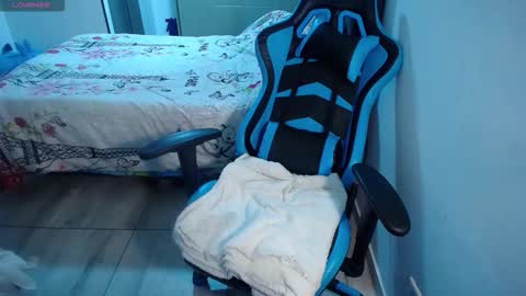 Snapshot of dumont_model chatting on February 2026 05:08:02 AM Nicole online show from February 2026 05:08:02 AM