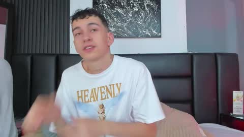 Snapshot of duolust chatting on September 2025 12:16:02 PM Thomas and Noah online show from September 2025 12:16:02 PM