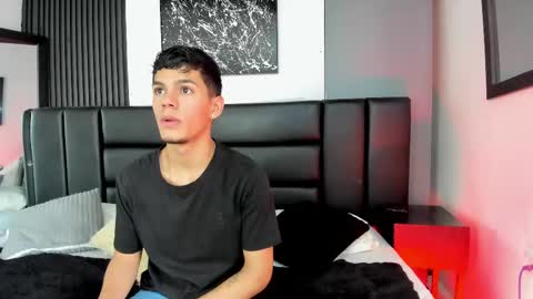 Snapshot of duolust chatting on September 2025 06:57:01 PM Thomas and Noah online show from September 2025 06:57:01 PM