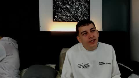 Snapshot of duolust chatting on October 2025 01:10:01 PM Thomas and Noah online show from October 2025 01:10:01 PM