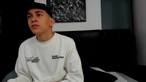 Snapshot of duolust chatting on October 2025 05:34:01 PM Thomas and Noah online show from October 2025 05:34:01 PM