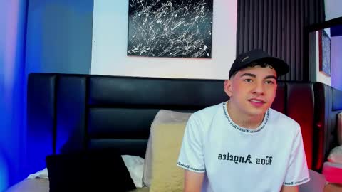 Snapshot of duolust chatting on November 2025 12:04:02 PM Thomas and Noah online show from November 2025 12:04:02 PM