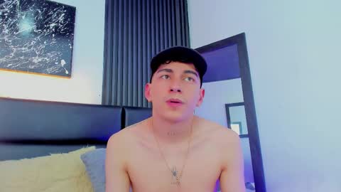 Snapshot of duolust chatting on November 2025 03:23:01 PM Thomas and Noah online show from November 2025 03:23:01 PM