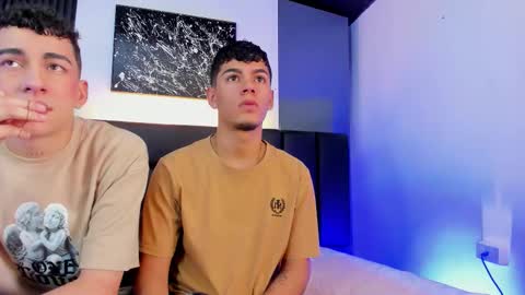 Snapshot of duolust chatting on November 2025 08:24:02 PM Thomas and Noah online show from November 2025 08:24:02 PM