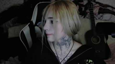 Snapshot of dust1rl chatting on November 2025 10:56:01 PM Hentai Lord online show from November 2025 10:56:01 PM