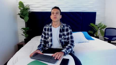 Dustin Sonne online show from January 2025 03:25:02 AM