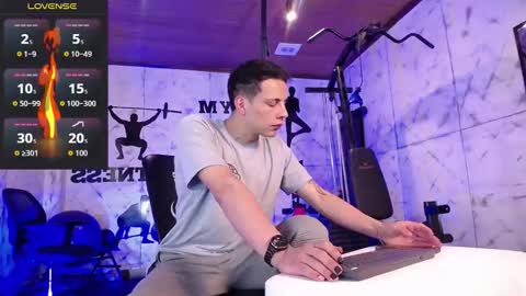 Dustin Sonne online show from October 2025 03:53:02 AM