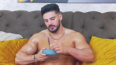 Dustin online show from April 2026 05:23:01 AM