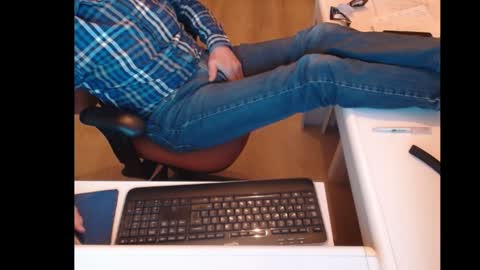 Snapshot of dutchpornking2 chatting on January 2025 06:02:01 PM dutchpornking2 online show from January 2025 06:02:01 PM