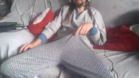 Snapshot of dv3nd3 chatting on November 2025 01:21:02 PM dv3nd3 online show from November 2025 01:21:02 PM