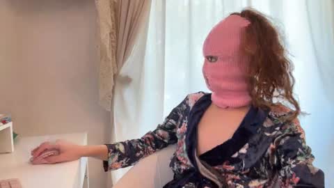 Divina  online show from October 2025 06:50:02 PM