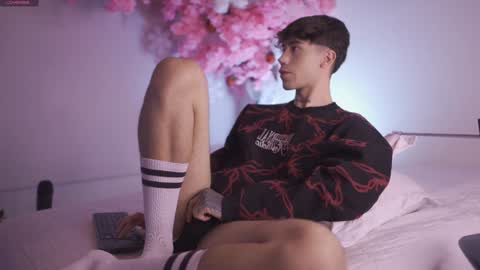 Snapshot of dwayne_xx chatting on December 2024 05:11:01 PM Dwayne xx online show from December 2024 05:11:01 PM