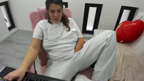 dayana online show from February 2026 06:06:01 AM