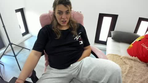 dayana online show from April 2026 05:04:02 AM