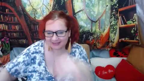 Snapshot of dyannelovee chatting on June 2026 08:27:02 AM Dyanne online show from June 2026 08:27:02 AM