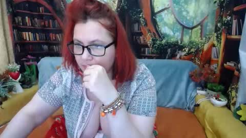 Snapshot of dyannelovee chatting on June 2026 09:52:01 PM Dyanne online show from June 2026 09:52:01 PM
