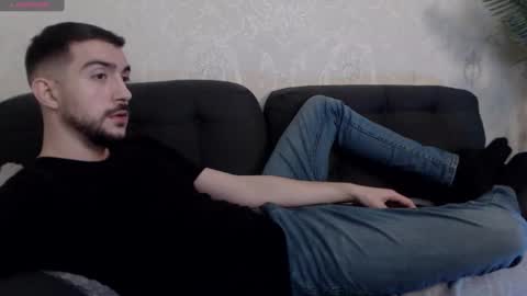 Snapshot of dylan_starxx chatting on March 2025 12:44:01 AM Dylan online show from March 2025 12:44:01 AM