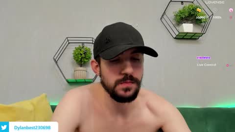 Dylan online show from November 2025 12:16:02 AM