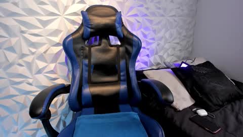 Dylan online show from October 2025 01:35:02 PM