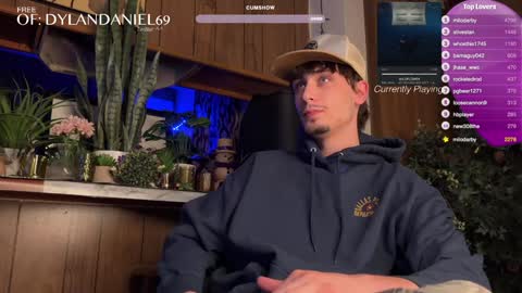 Snapshot of dylandaniel69 chatting on December 2024 09:35:01 AM Dylan Daniel 7.8 online show from December 2024 09:35:01 AM