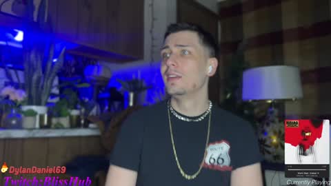Snapshot of dylandaniel69 chatting on December 2024 11:33:02 PM Dylan Daniel 7.8 online show from December 2024 11:33:02 PM