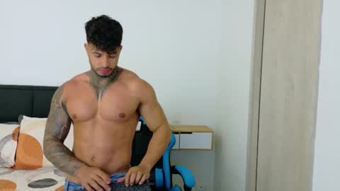 Snapshot of dylanrivera_ chatting on June 2026 01:41:02 AM Dylan Rivera online show from June 2026 01:41:02 AM