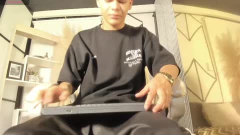 Snapshot of dylanroyce_ chatting on May 2026 01:38:02 PM dylanroyce_ online show from May 2026 01:38:02 PM