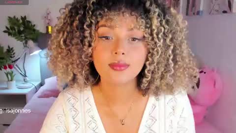 Snapshot of ebony_curly2 chatting on June 2026 10:51:01 PM isa online show from June 2026 10:51:01 PM