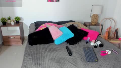 ebony_cute9 online show from April 2026 07:08:01 PM