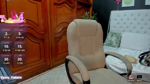 Snapshot of ebony_katterin chatting on May 2026 11:17:01 AM ebony_katterin online show from May 2026 11:17:01 AM