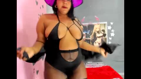 ebony_luna1 online show from October 2025 06:09:01 PM