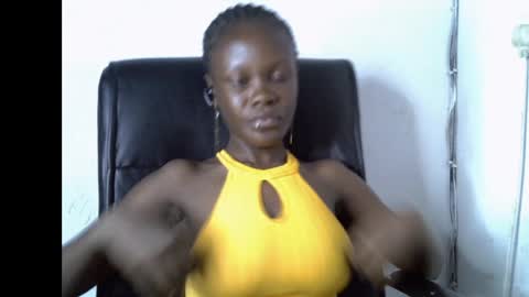Snapshot of ebony_petitegirl chatting on April 2026 07:59:01 PM Lilly online show from April 2026 07:59:01 PM