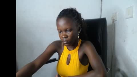 Snapshot of ebony_petitegirl chatting on May 2026 02:29:02 AM Lilly online show from May 2026 02:29:02 AM