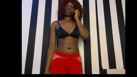 Snapshot of ebony_petitequeen chatting on October 2025 12:27:01 AM Ella online show from October 2025 12:27:01 AM