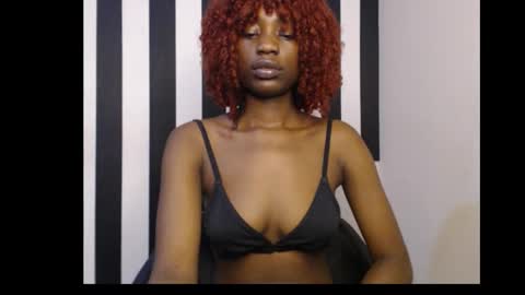 Snapshot of ebony_petitequeen chatting on October 2025 12:47:01 PM Ella online show from October 2025 12:47:01 PM