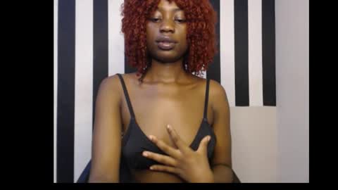 Snapshot of ebony_petitequeen chatting on October 2025 12:59:01 PM Ella online show from October 2025 12:59:01 PM