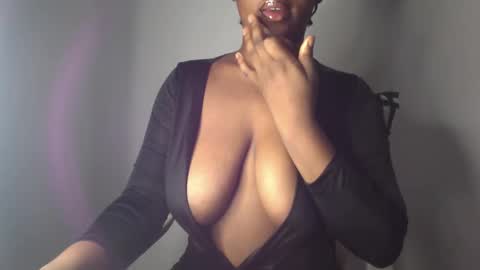 Snapshot of ebony_pussy98 chatting on December 2024 03:41:01 AM delilah online show from December 2024 03:41:01 AM